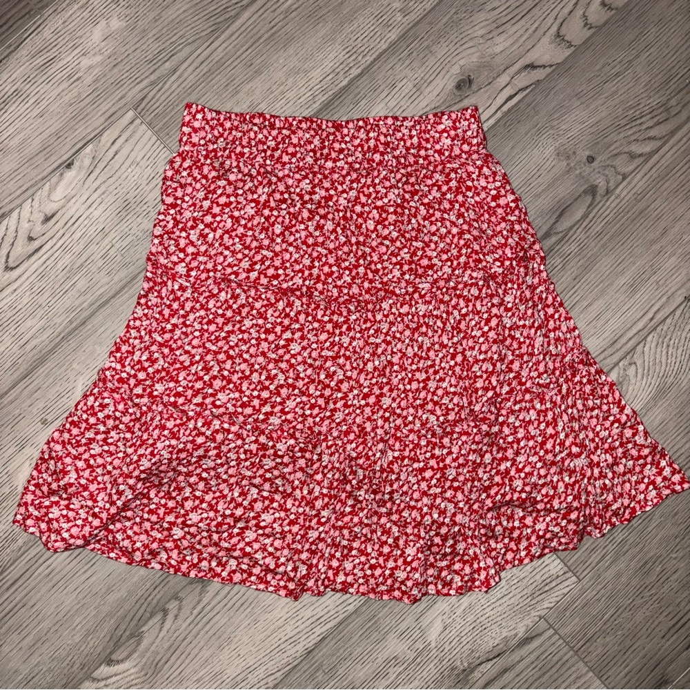 Women’s Floral Red Flowy Ruffle Skirt Size Medium